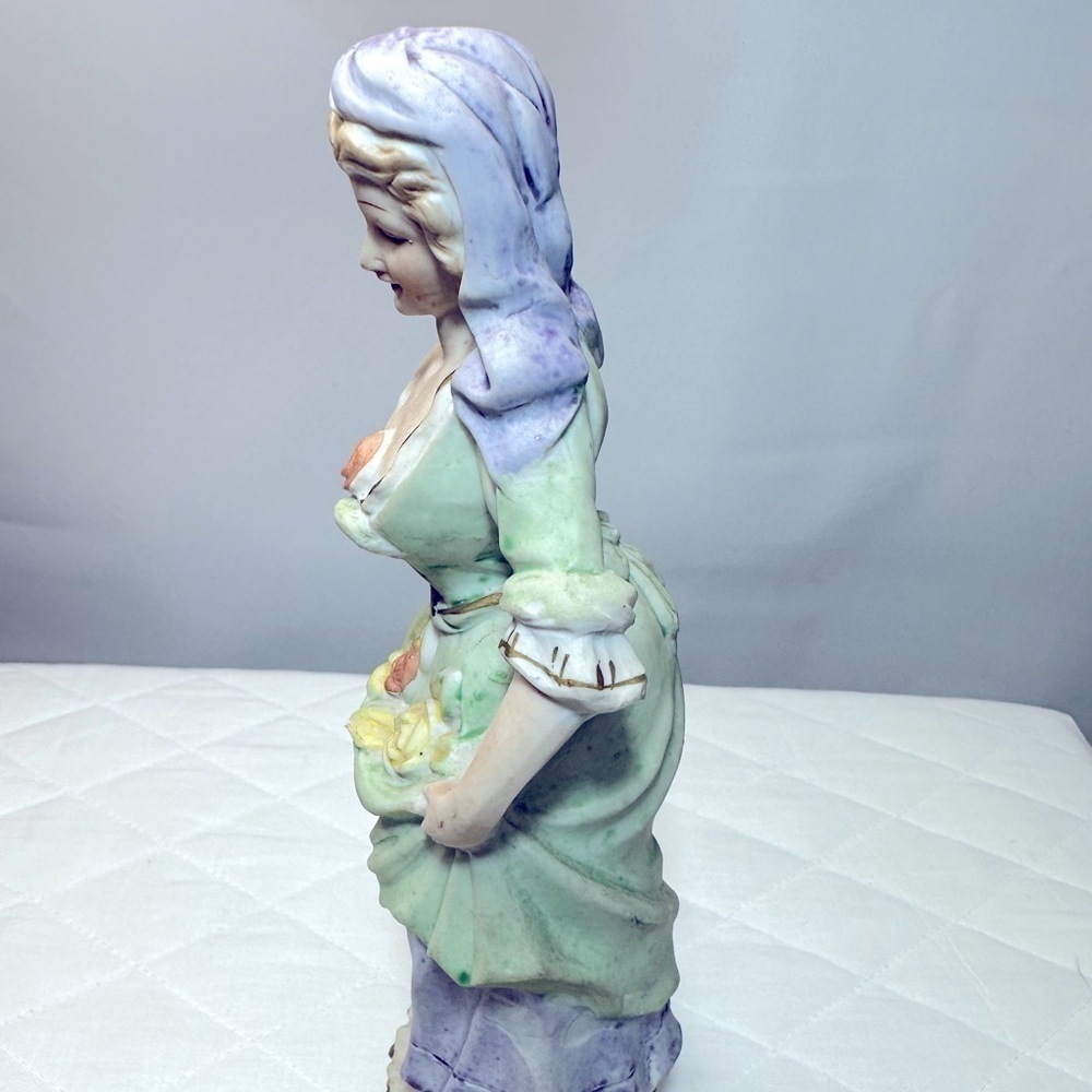 Vintage Ceramic Occupied Japan Victorian Colonial Maiden 10” Figurine W/Flowers - Picture 6 of 7